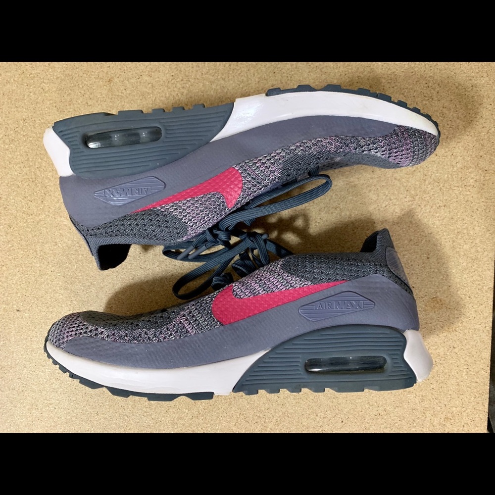 NIKE Air Max